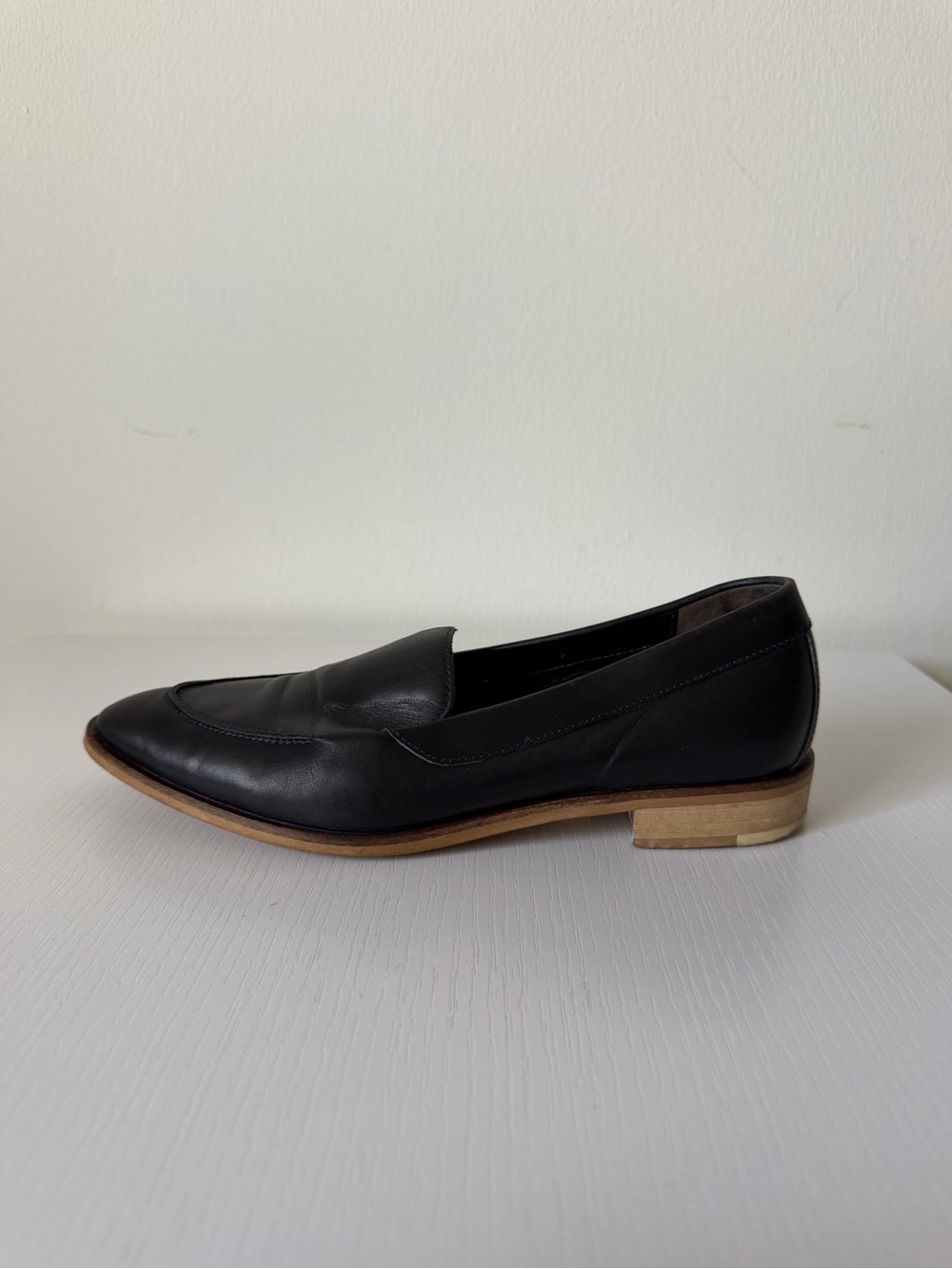 Everlane Dark Navy Leather Loafers Made in Italy – Size 7